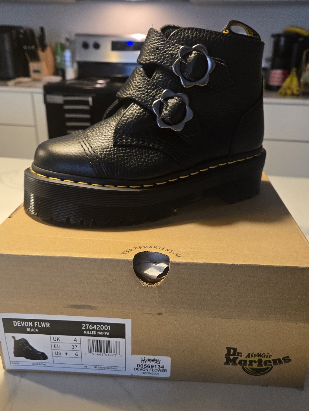 Brand New Dr Martens Devon Flower